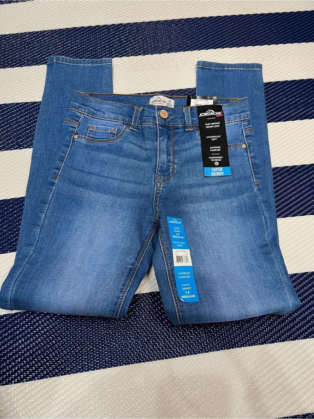 Jordache Women's Skinny Jeans in Light Blue Wash